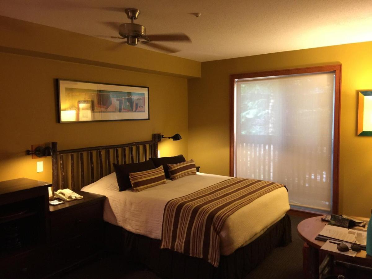 Hilton Grand Vacations Club Whistler Hotel Exterior photo
